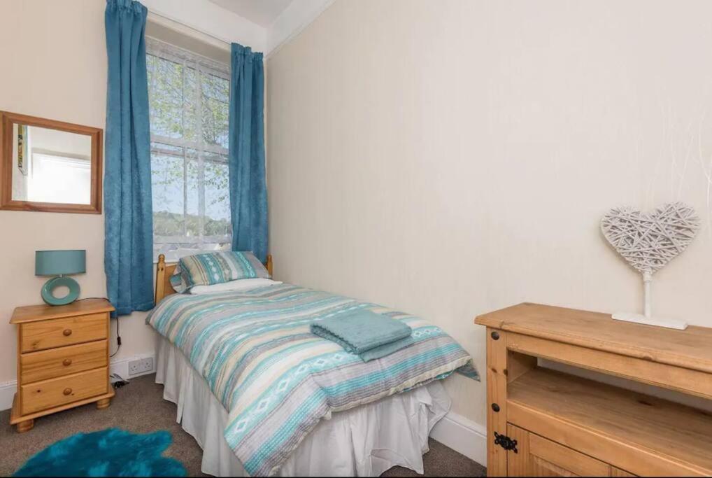 Bright 2 Bedroom Apartment Near Seafront Central Penzance Exterior photo